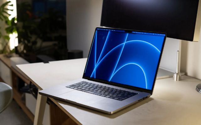  MacBook Pro 16-inch (M1 Pro, M1 Max)