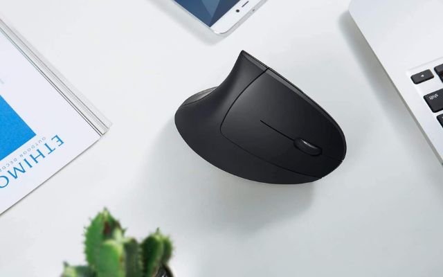 Anker AK-UBA 2.4G Wireless Vertical Ergonomic Optical Mouse